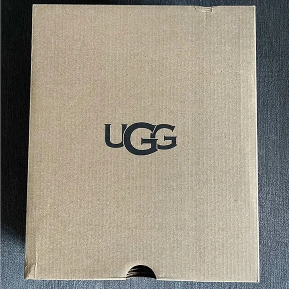 UGG Classic Femme Miniwedge Boots in Brown Size UK 4 (USA 6) NEW/NEVER WORN - Picture 8 of 8